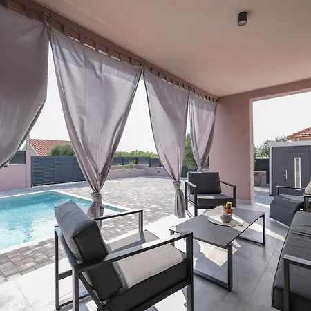 Argola Villa *